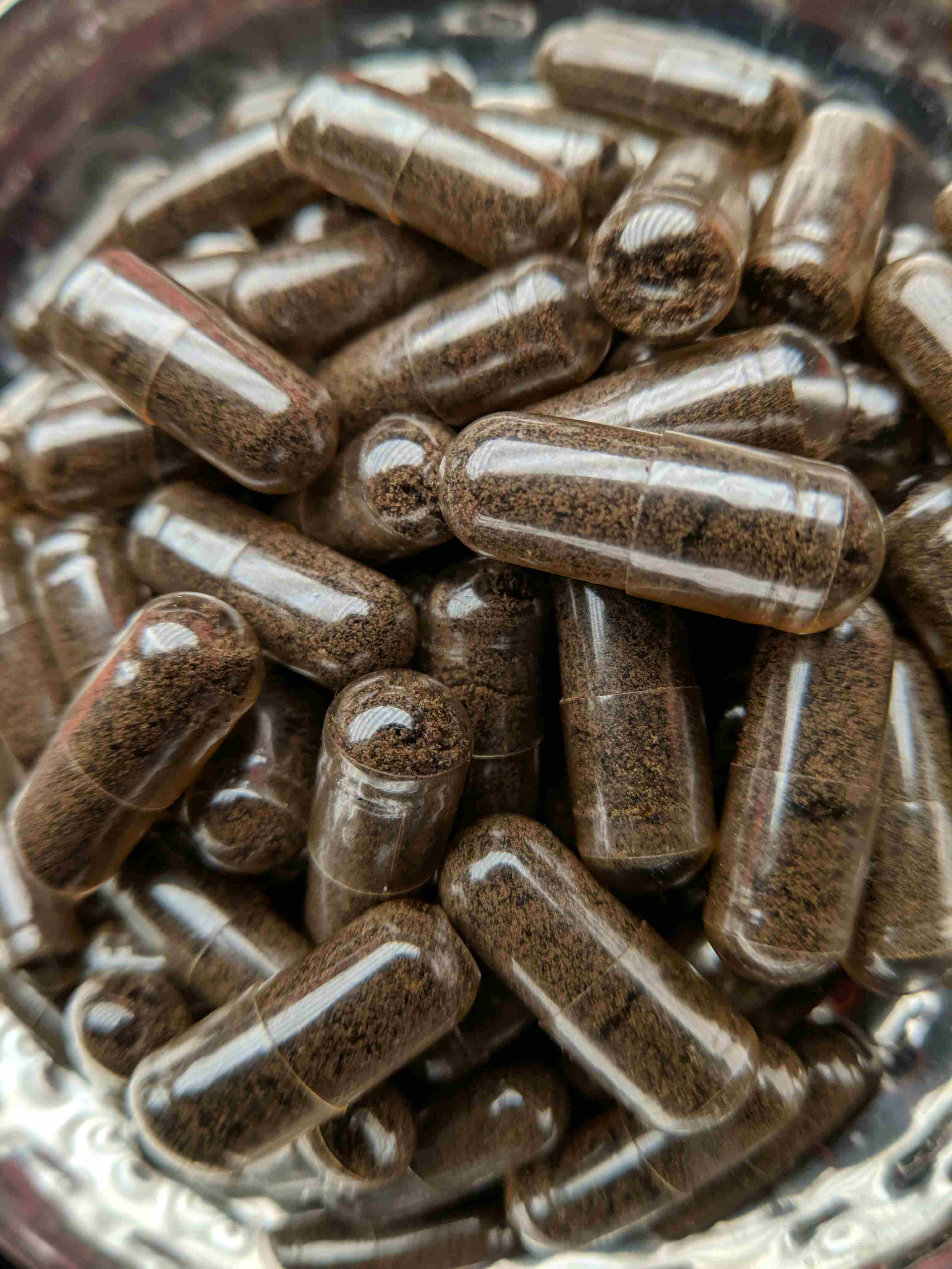 Traditional placenta capsules prepared with gentle warming steam